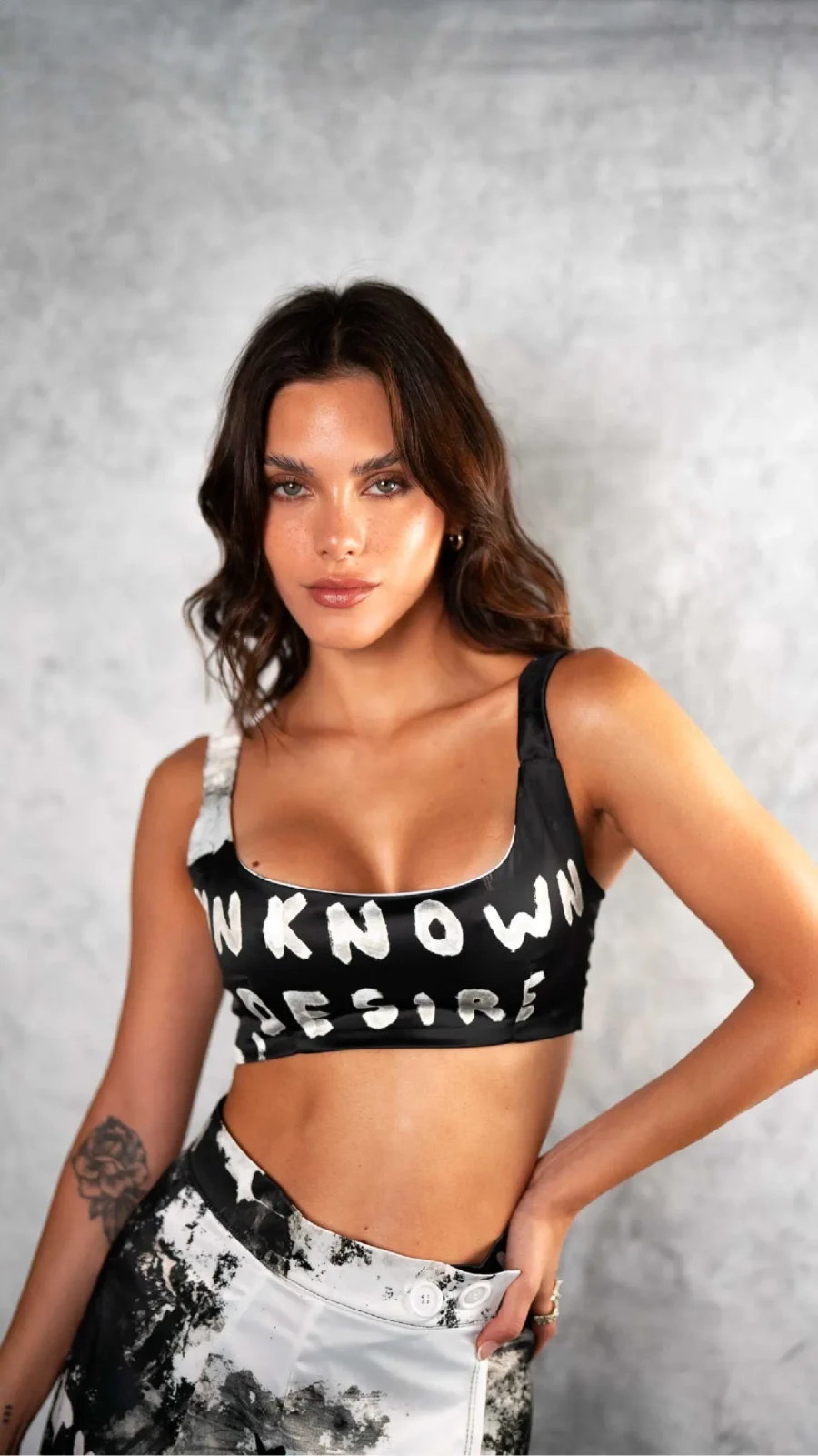 Curiosity Top